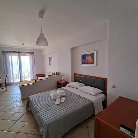 Ξενοδοχείο με διαμερίσματα Porto Xronia Χρόνια