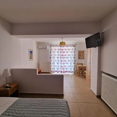 Ξενοδοχείο με διαμερίσματα Porto Xronia