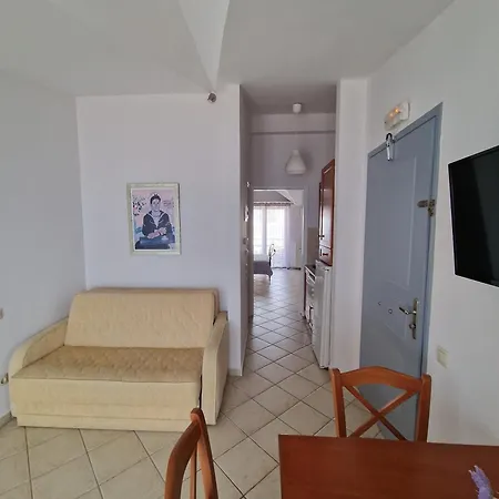 Ξενοδοχείο με διαμερίσματα Porto Xronia