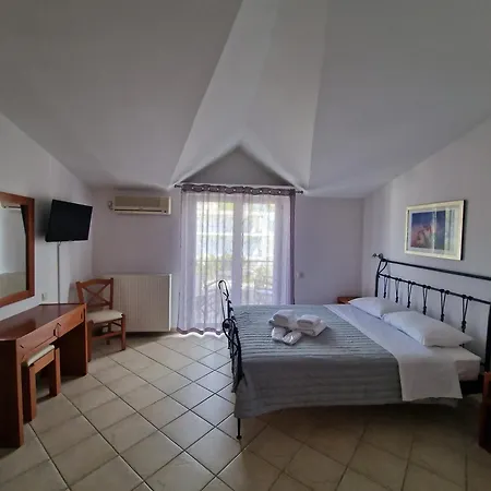 Ξενοδοχείο με διαμερίσματα Porto Xronia Χρόνια