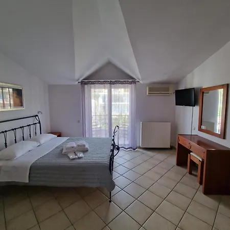 Ξενοδοχείο με διαμερίσματα Porto Xronia